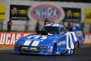 Dodge Charger SRT Hellcat Funny Car by Mopar 2018 года 